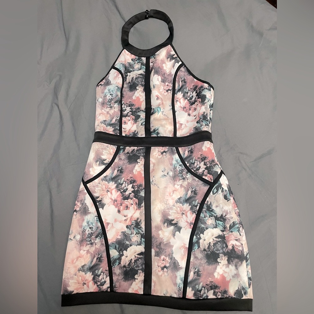 Rose/Floral Halter Dress!💕